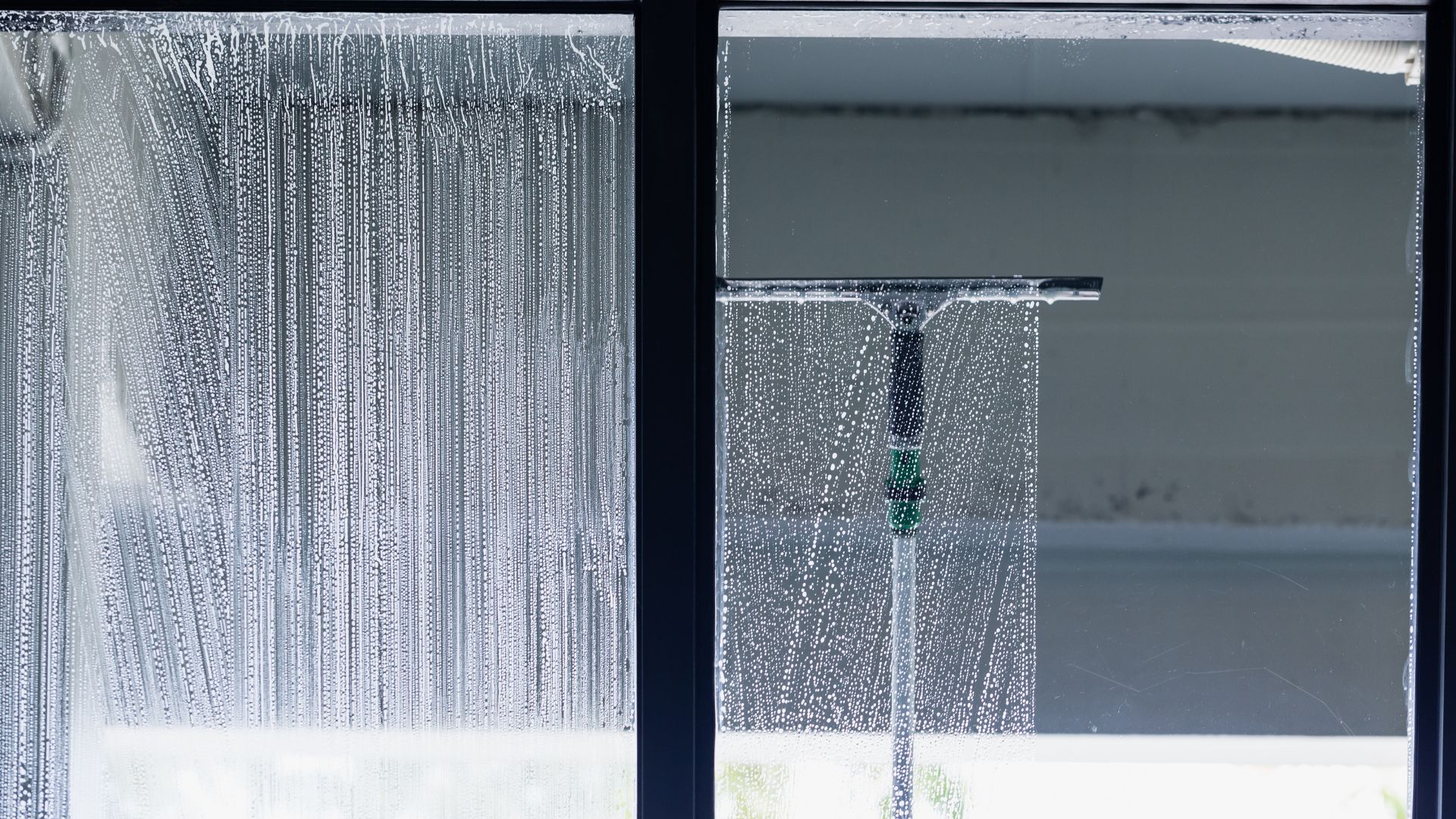 pulizia delle vetrate- GC CLEAN – BRUGHERIO (4)